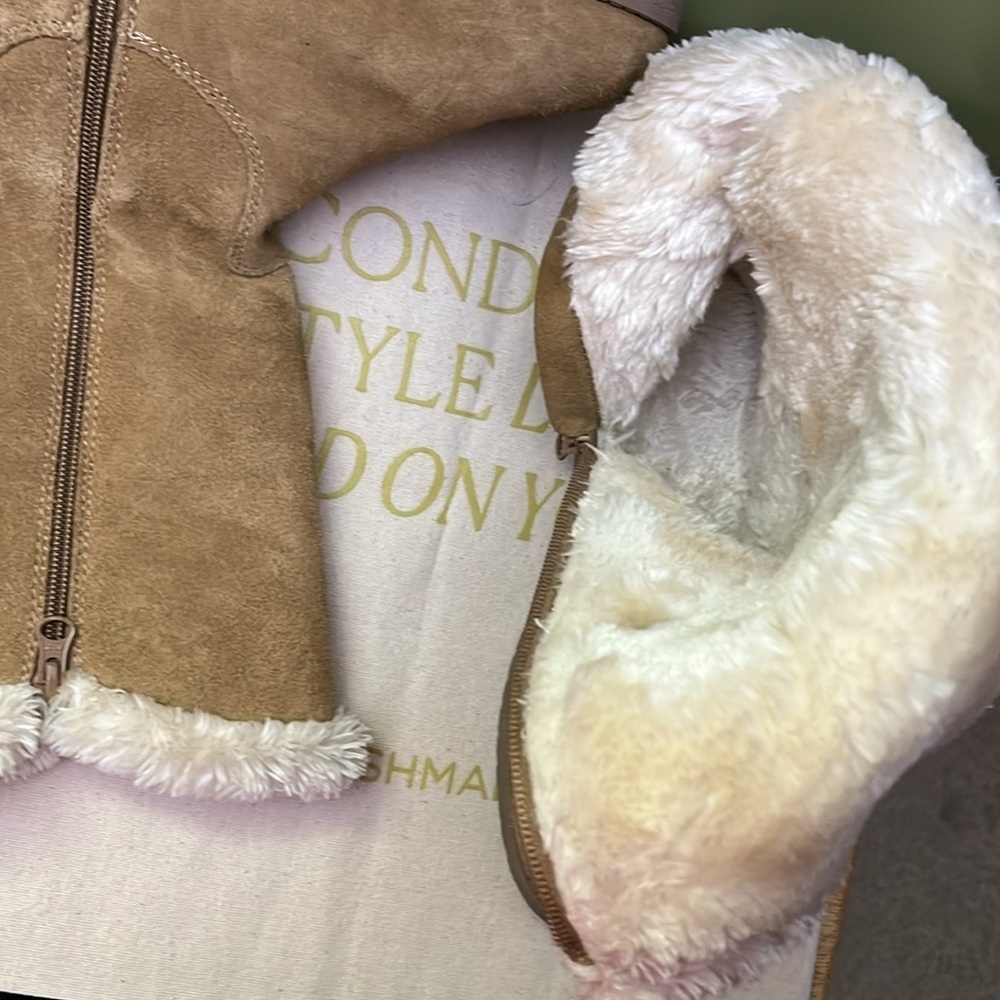 👢Genuine Suede Tan Boots With Faux Fur Lining-Size 7 , Like New 👢 - Picture 6 of 9